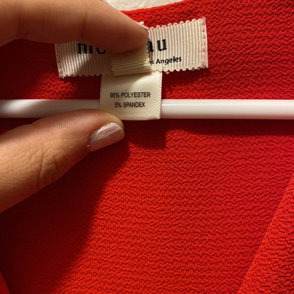 Red blouse - Picture 3 of 4